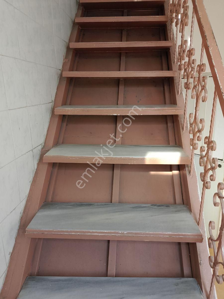 Yedikule Caddesi'nde 3 Katlı 240 Mt Komple Bina 65.000 - Görsel 29
