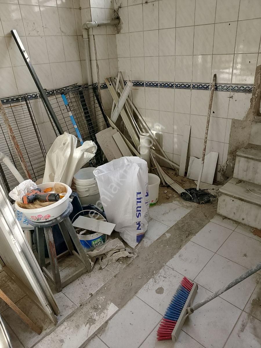 Yedikule Caddesi'nde 3 Katlı 240 Mt Komple Bina 65.000 - Görsel 11