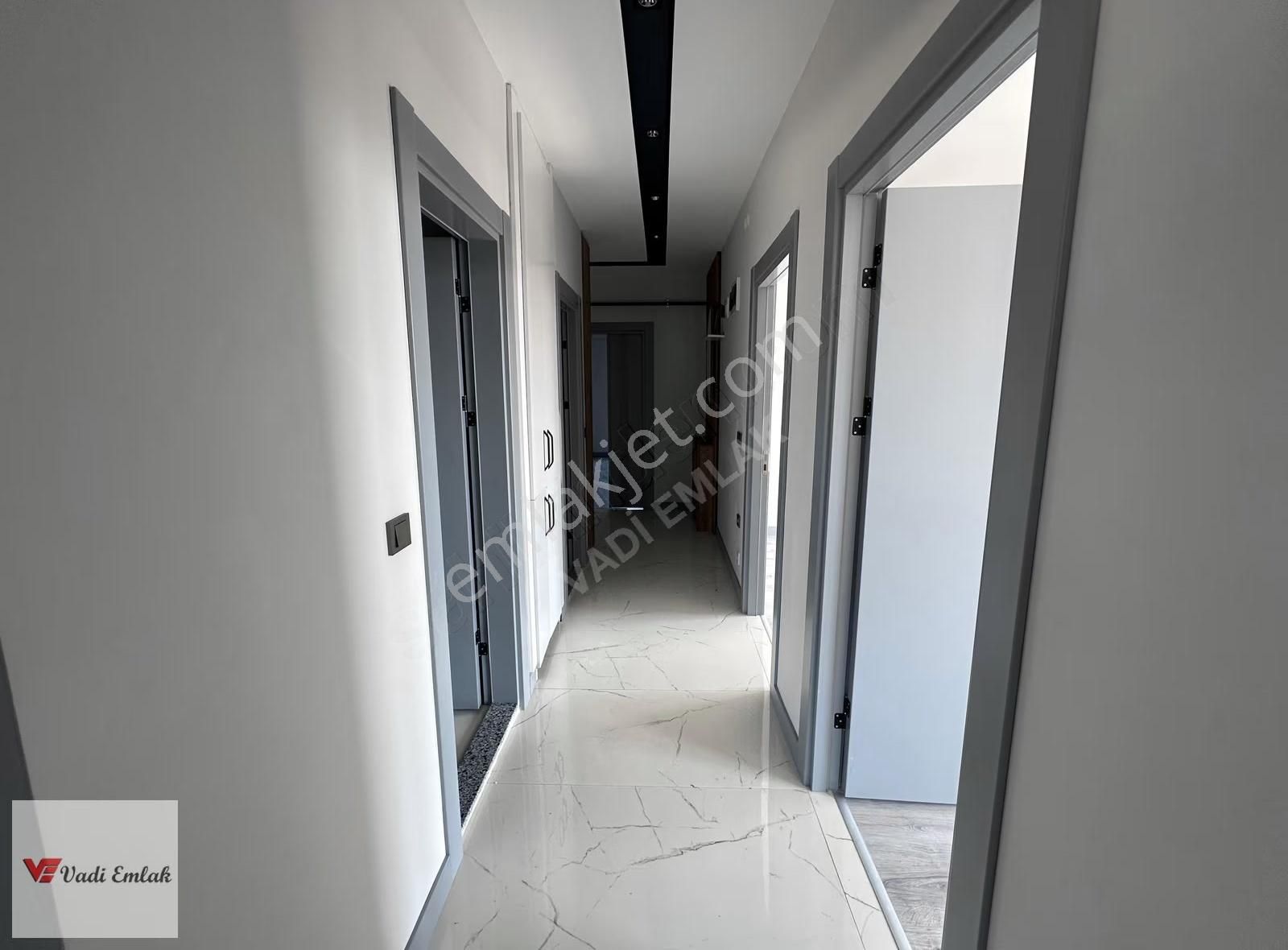 Kaşıkçıbağları Mahallesinde 4+1 Lüks Satılık Daire | Vadi Emlak - Görsel 16