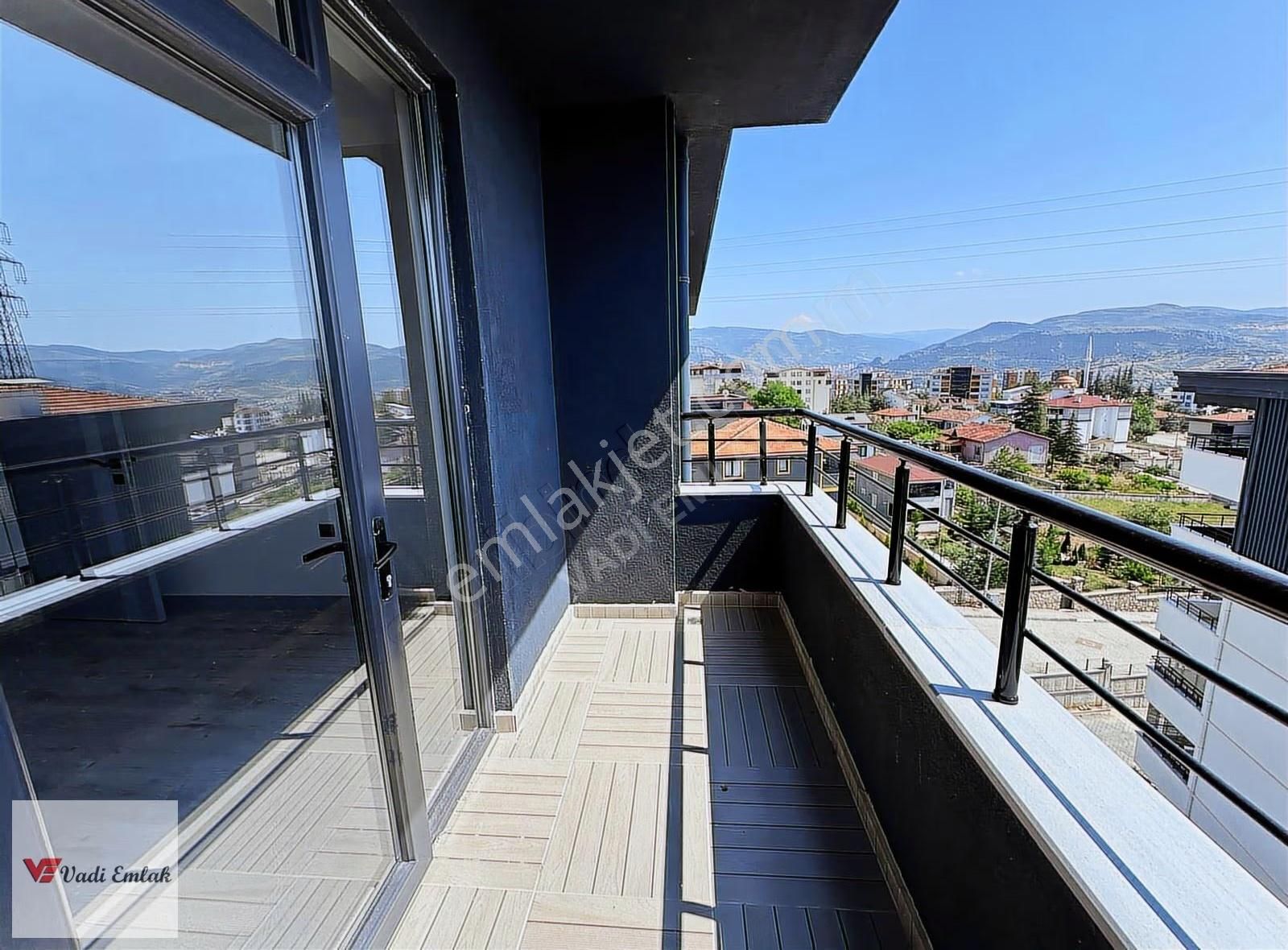 Kaşıkçıbağları Mahallesinde 4+1 Lüks Satılık Daire | Vadi Emlak - Görsel 23