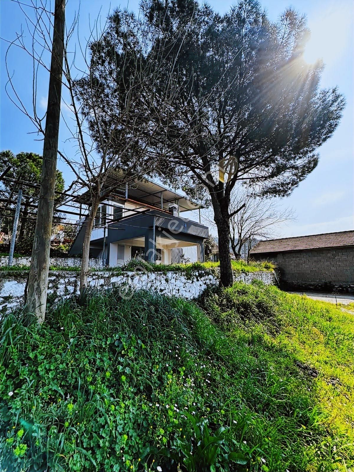 Milas İçme Mahallesinde Doğayla İç İçe Satılık Köy Evi - Görsel 12