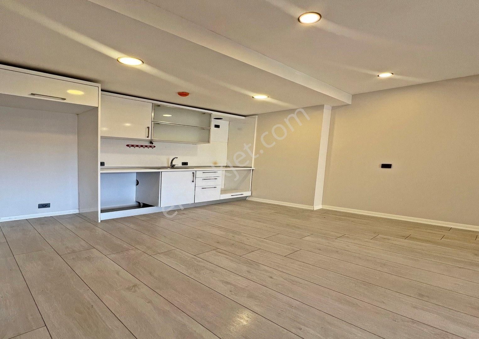 Metrobüs E5 Yakın Siteiçi Güvenlikli Otoparklı Satılık 1+1 Daire - Görsel 14