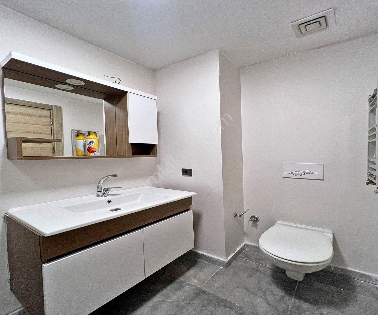 Metrobüs E5 Yakın Siteiçi Güvenlikli Otoparklı Satılık 1+1 Daire - Görsel 16