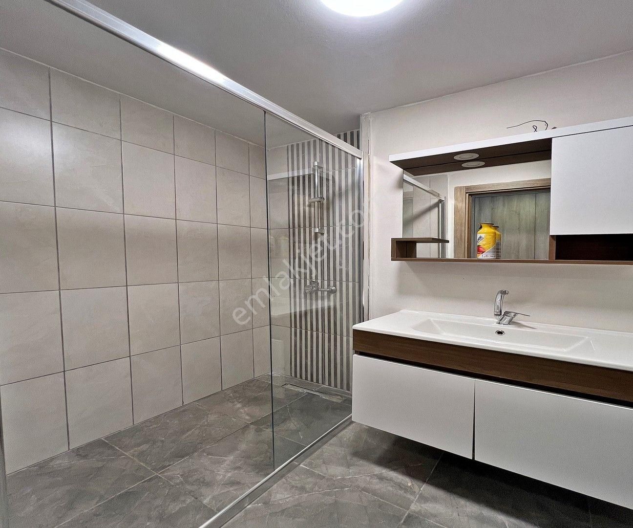 Metrobüs E5 Yakın Siteiçi Güvenlikli Otoparklı Satılık 1+1 Daire - Görsel 5