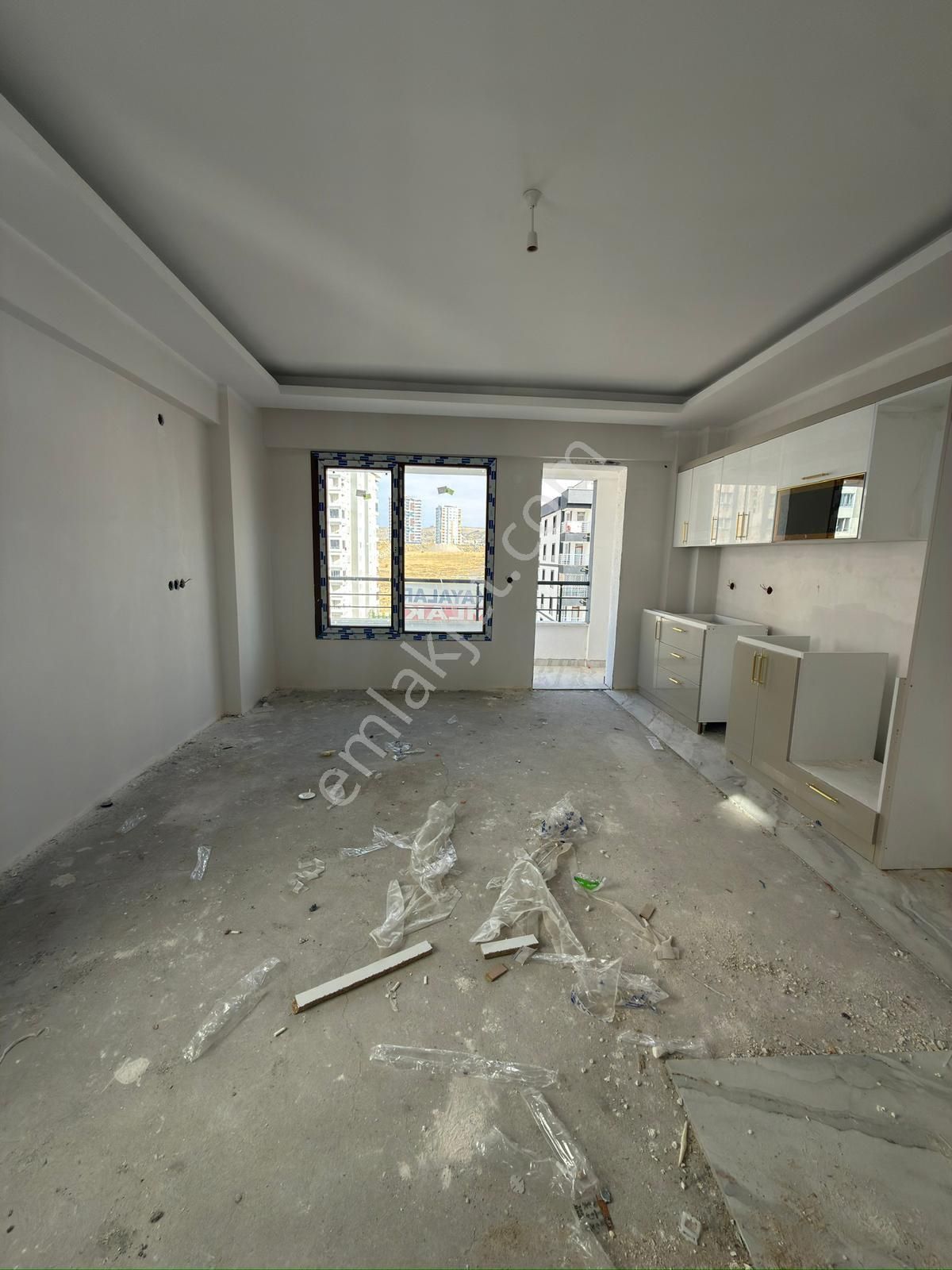 Mimsinde Cadde Üzeri Satılık Sıfır 2+1 - Görsel 2