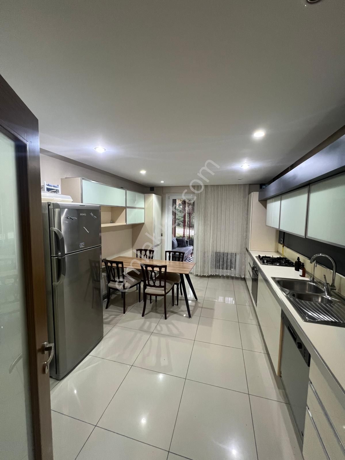 Rose Marine'de Bahçe Kullanımlı 210 M2 4+1 Mobilyalı Kiralık - Görsel 3