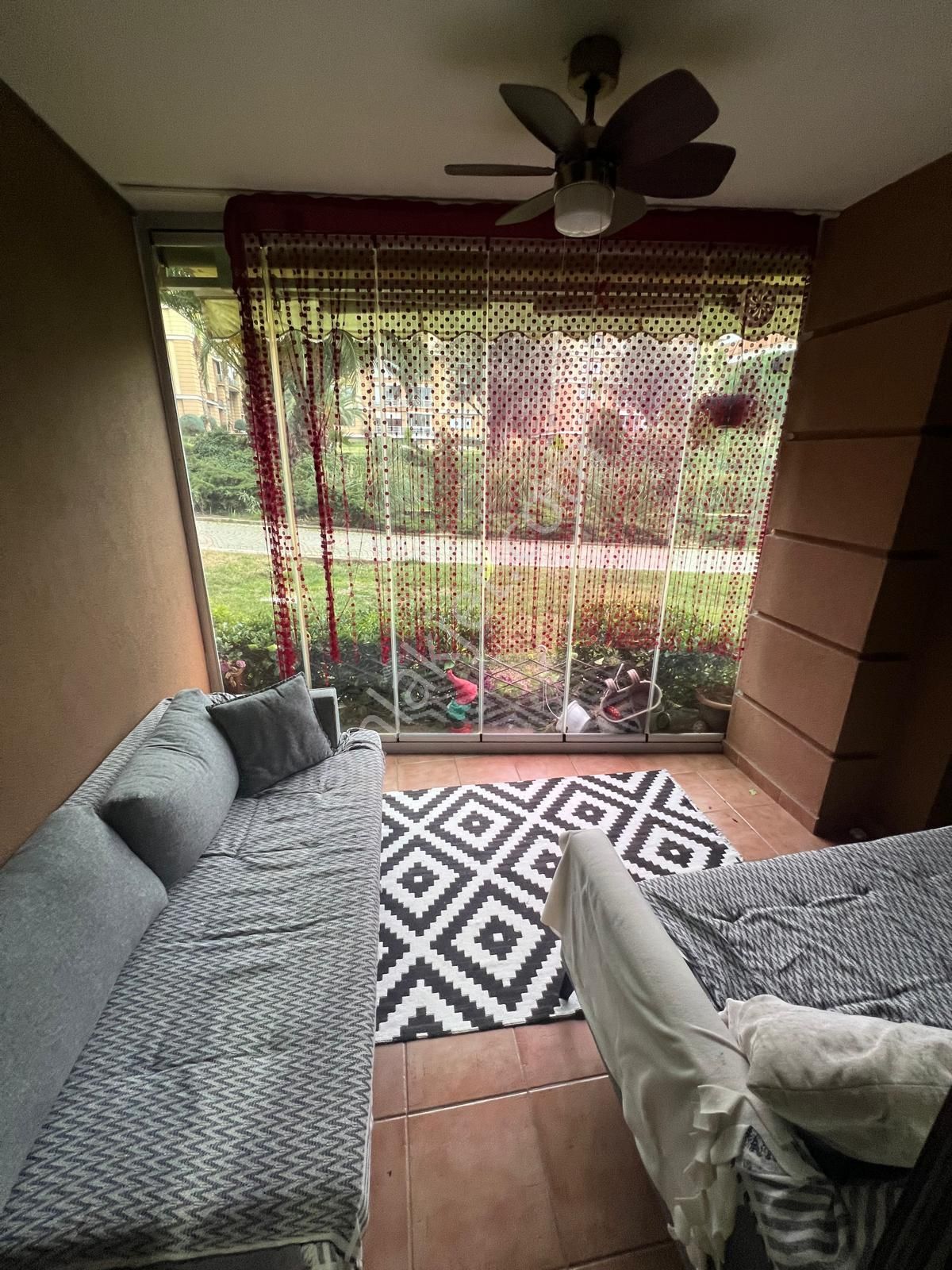 Rose Marine'de Bahçe Kullanımlı 210 M2 4+1 Mobilyalı Kiralık