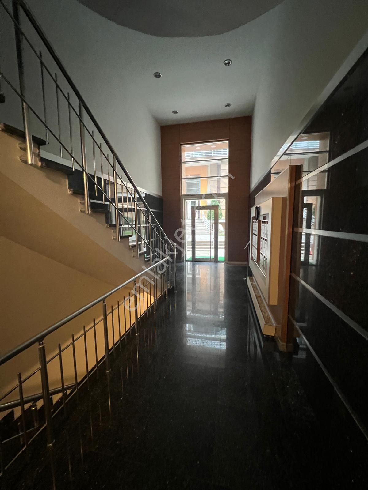 Rose Marine'de Bahçe Kullanımlı 210 M2 4+1 Mobilyalı Kiralık - Görsel 26