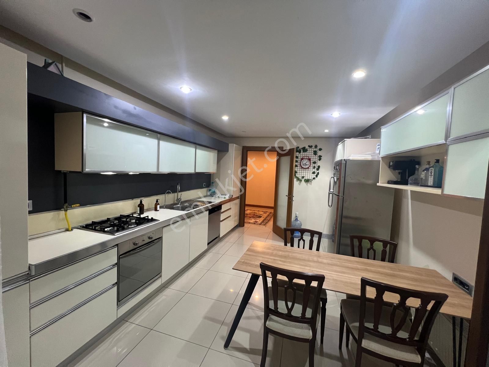 Rose Marine'de Bahçe Kullanımlı 210 M2 4+1 Mobilyalı Kiralık - Görsel 2