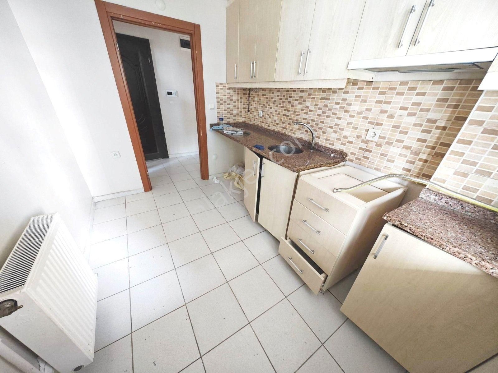 Fatih Emlak Tan 1+1 Yuksek Giriş Krediye Uygun Çakmak Duragına Yakın - Görsel 7