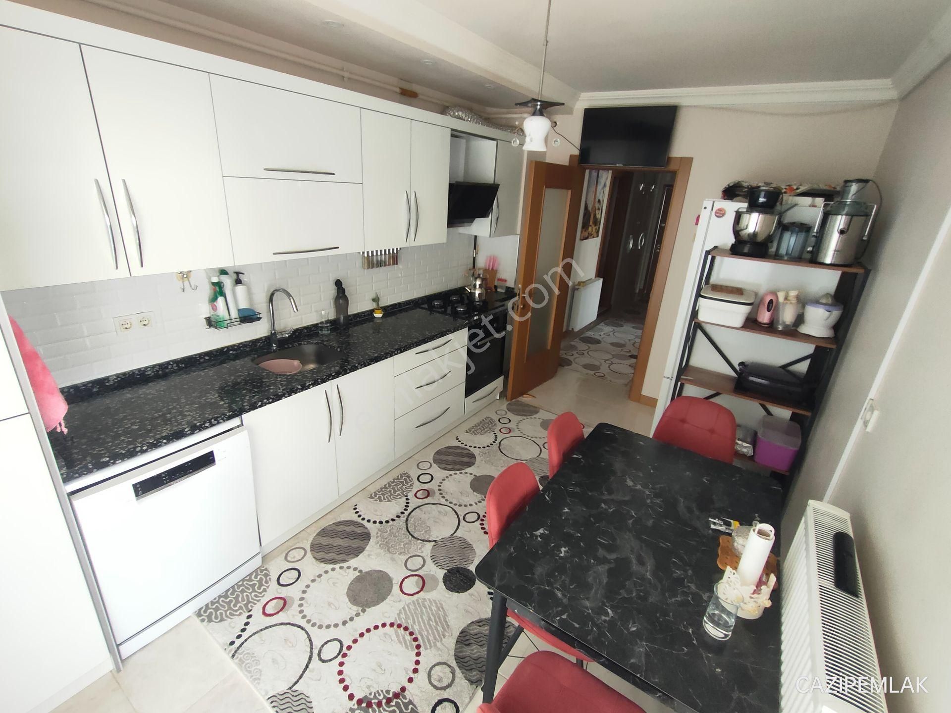 Cazip'ten Hast. Yolu M.akif Okulu Yanı Ara Kat Güney 2+1 Kombili