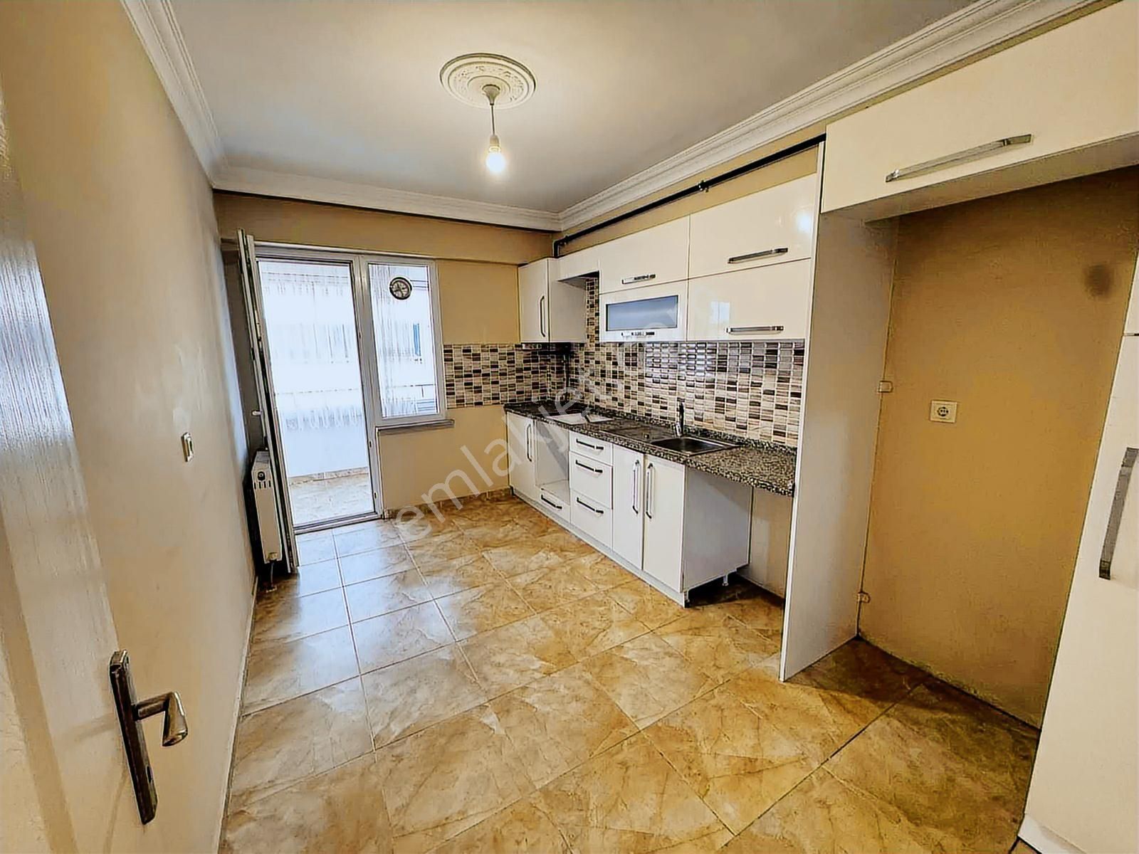 Çobançeşmede Site İçinde | 140 M² Net | Kaçırılmayacak 3+1 - Görsel 11
