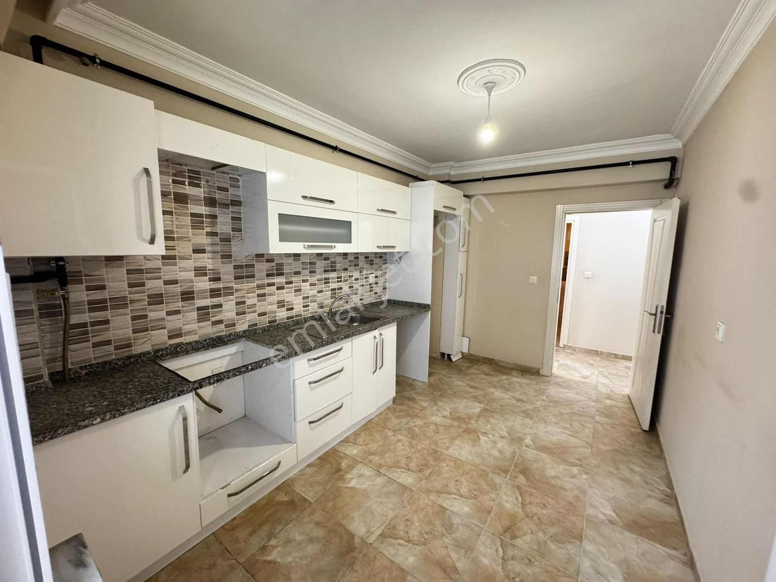 Çobançeşmede Site İçinde | 140 M² Net | Kaçırılmayacak 3+1 - Görsel 15