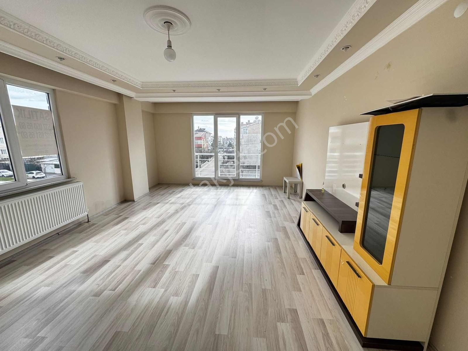 Çobançeşmede Site İçinde | 140 M² Net | Kaçırılmayacak 3+1 - Görsel 3