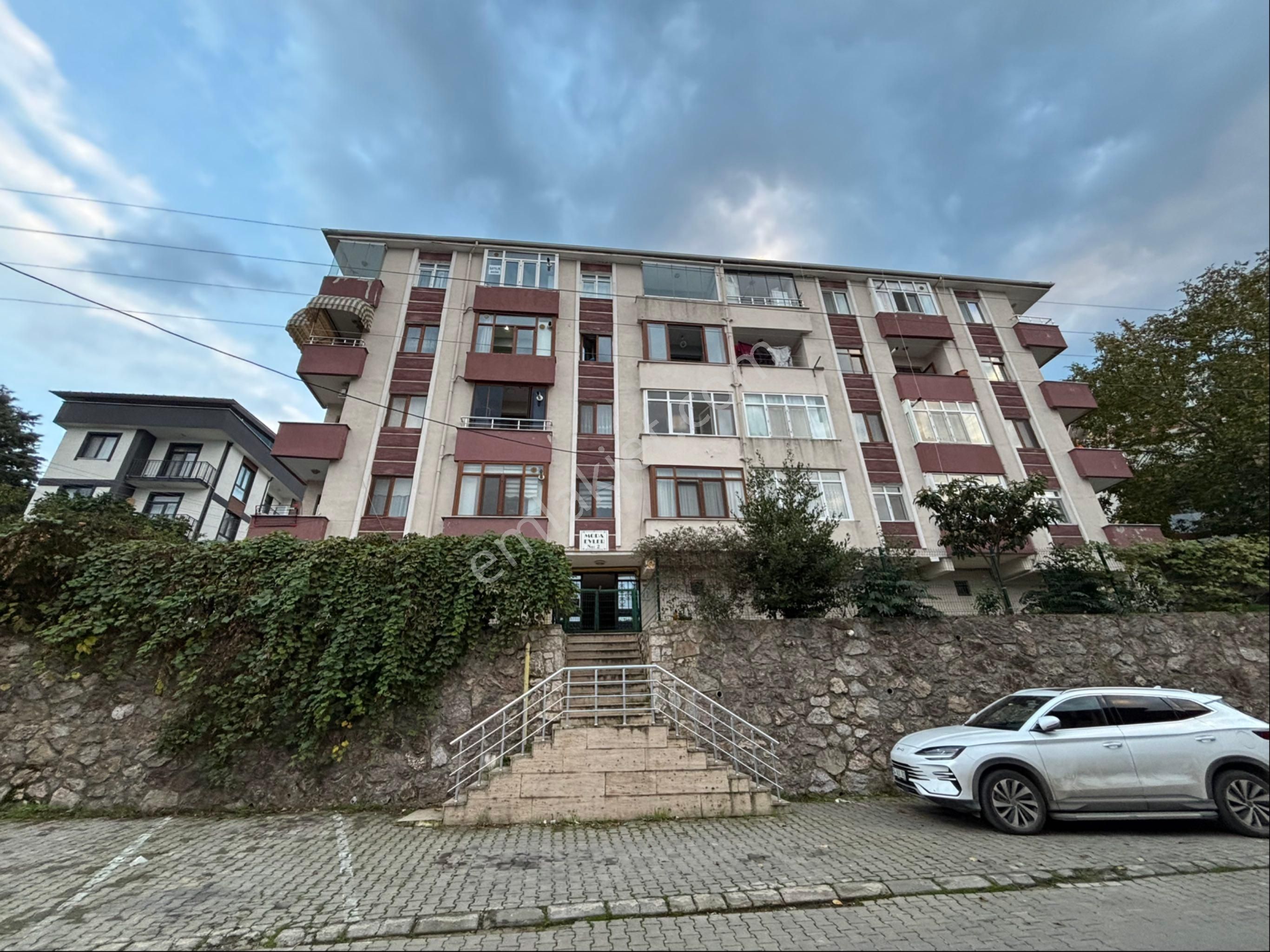 Erenler Bağlar Mah. 3+1 Fırsat Daire!! Re/max Design Buğra Çaktı - Görsel 2