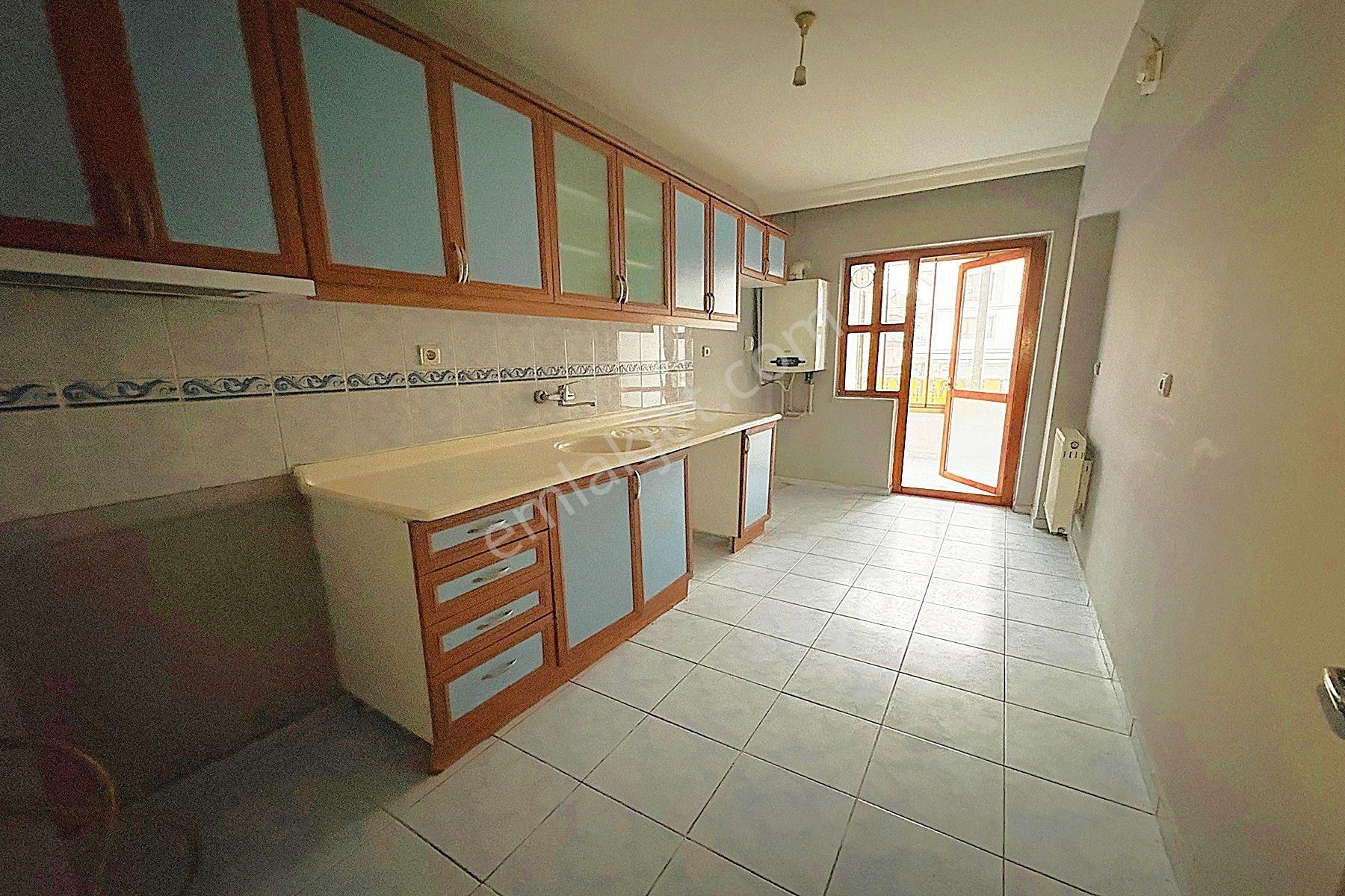 Yayla'da 1.kat Ön Cephe 3+1 Yalıtımlı Binada Kiralık Daire - Görsel 2