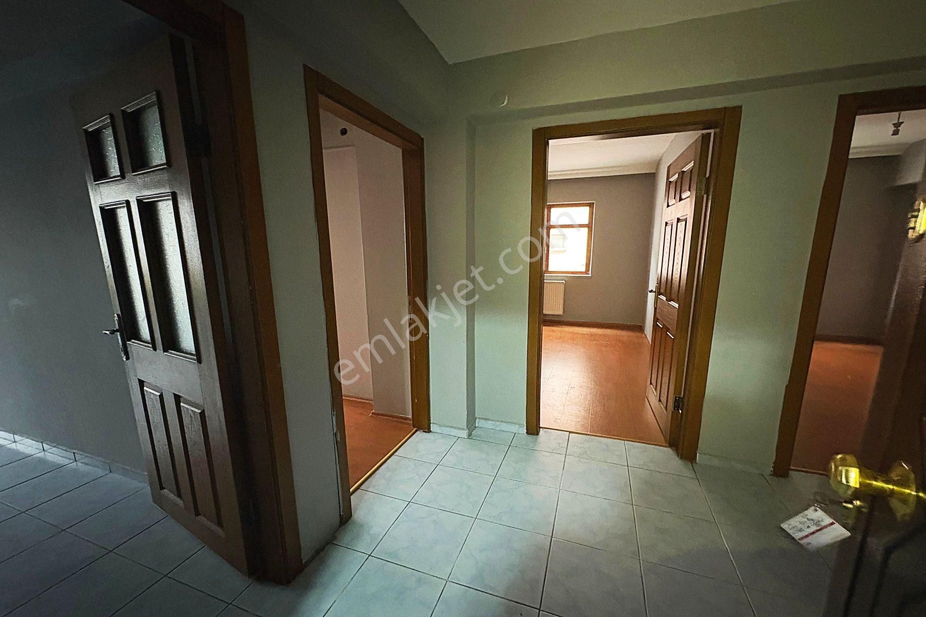 Yayla'da 1.kat Ön Cephe 3+1 Yalıtımlı Binada Kiralık Daire - Görsel 11