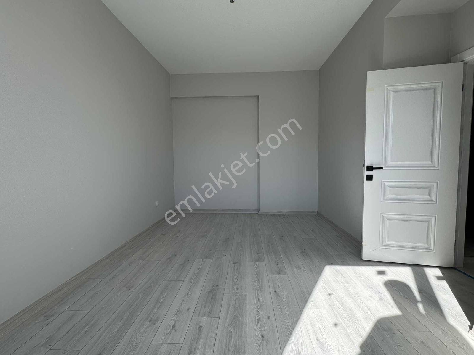 Yenidoğan Cadde Üzeri Sitede 95 M2 Kiralık Sıfır 2+1 Daire - Görsel 18