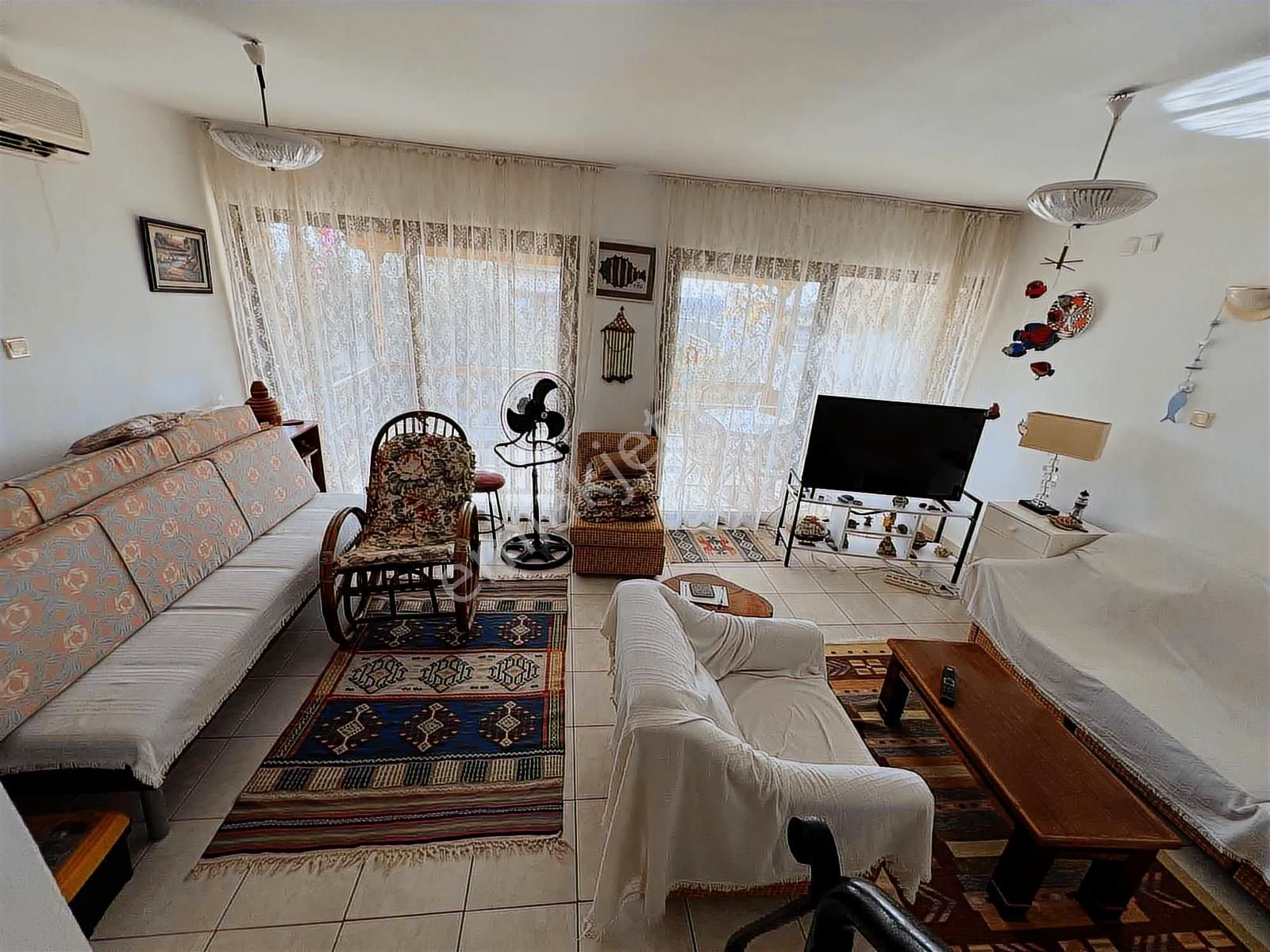 Gümüldür'de Deniz Ve Doğa Manzaralı Eşyalı 3 + 1 Villa - Görsel 6
