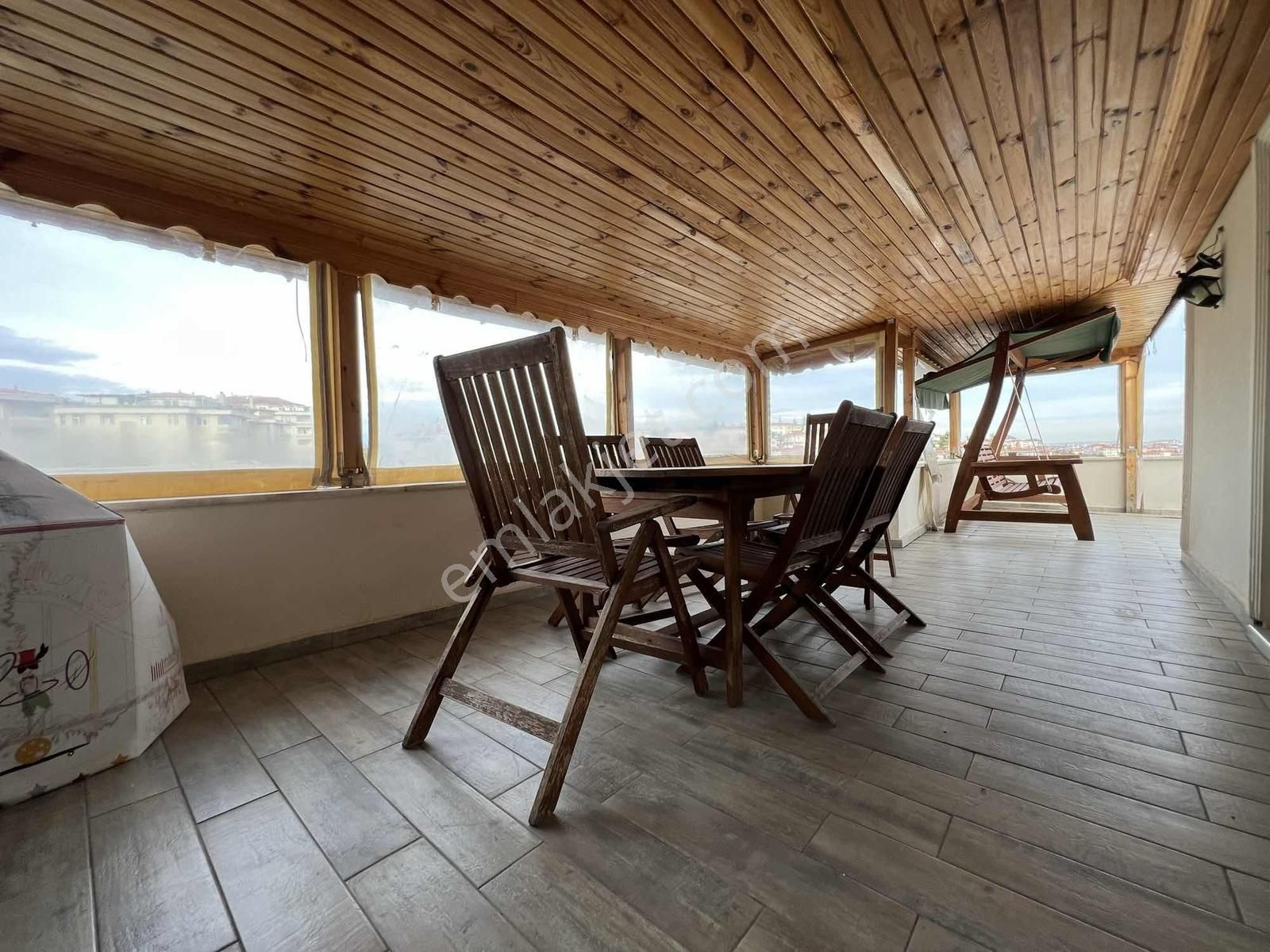 Çengelköy Doktorlar Sitesinde___içi Lux Yapılı 6+1 Çatı Dublex - Görsel 3