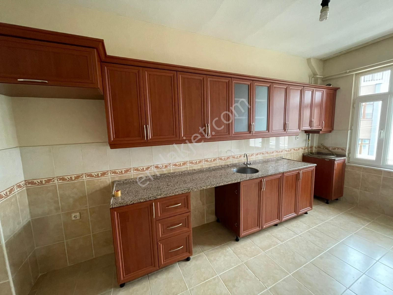 Trabzon Gayrimenkul'den Konaklar 3+1 Kiralık Daire - Görsel 12