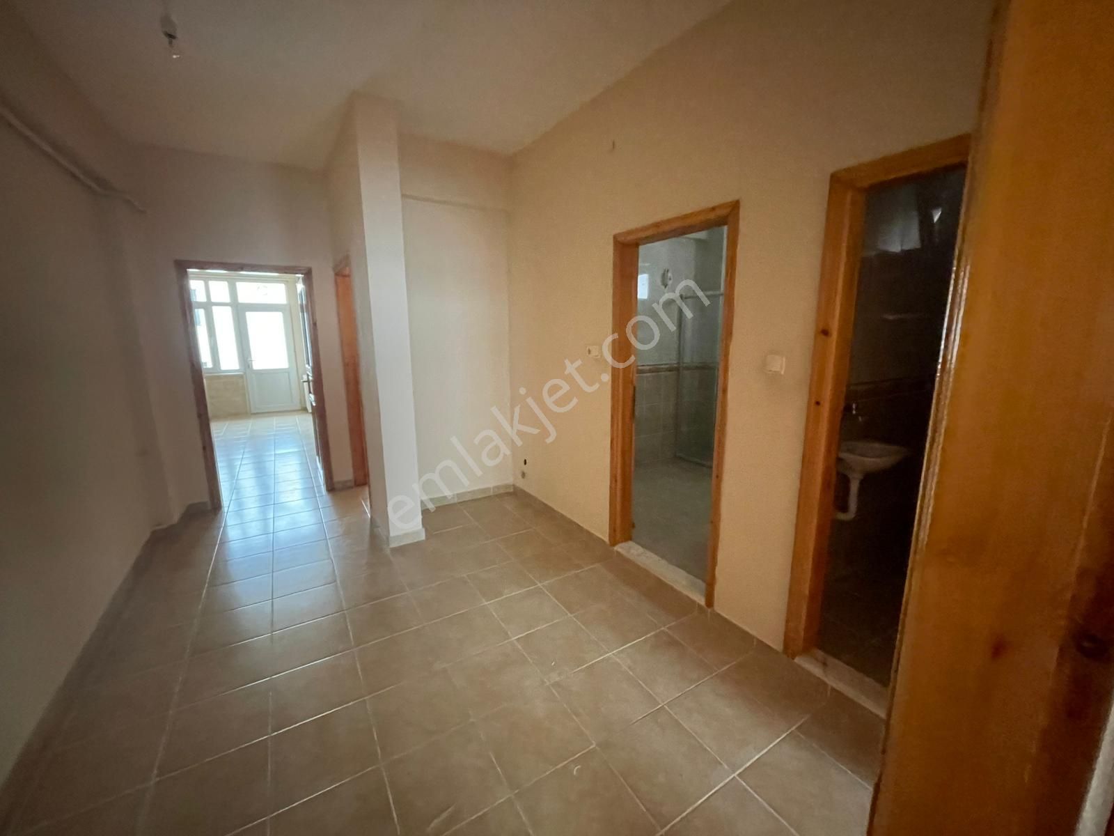 Trabzon Gayrimenkul'den Konaklar 3+1 Kiralık Daire - Görsel 5