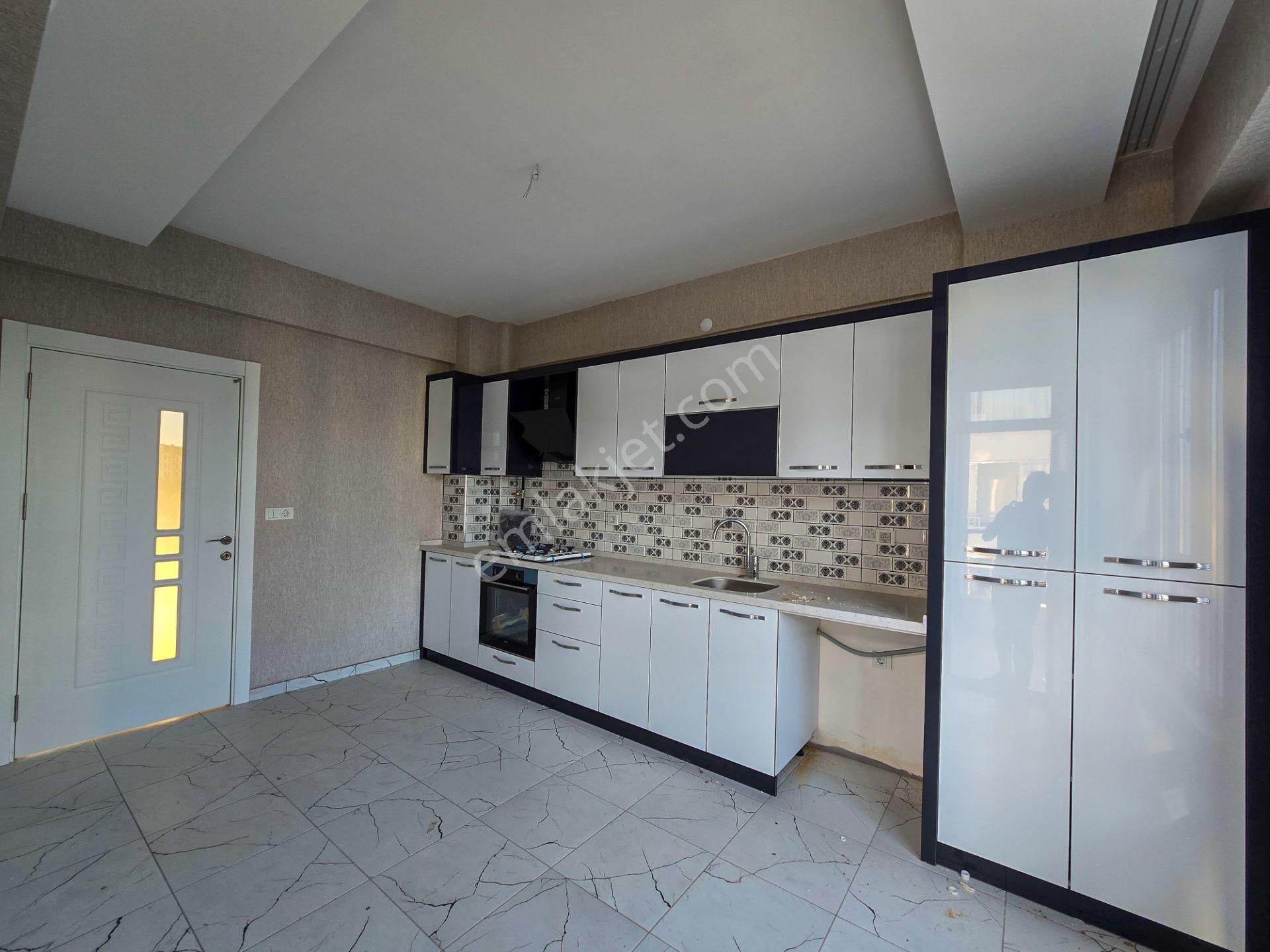 Anadolu Caddesi'ne Ve Gençosman Caddesi'ne Oldukça Yakın 3+1 160m2 Arakat Sıfır Daire - Görsel 15