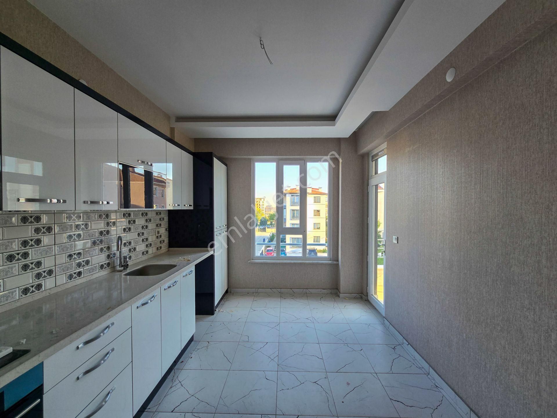 Anadolu Caddesi'ne Ve Gençosman Caddesi'ne Oldukça Yakın 3+1 160m2 Arakat Sıfır Daire