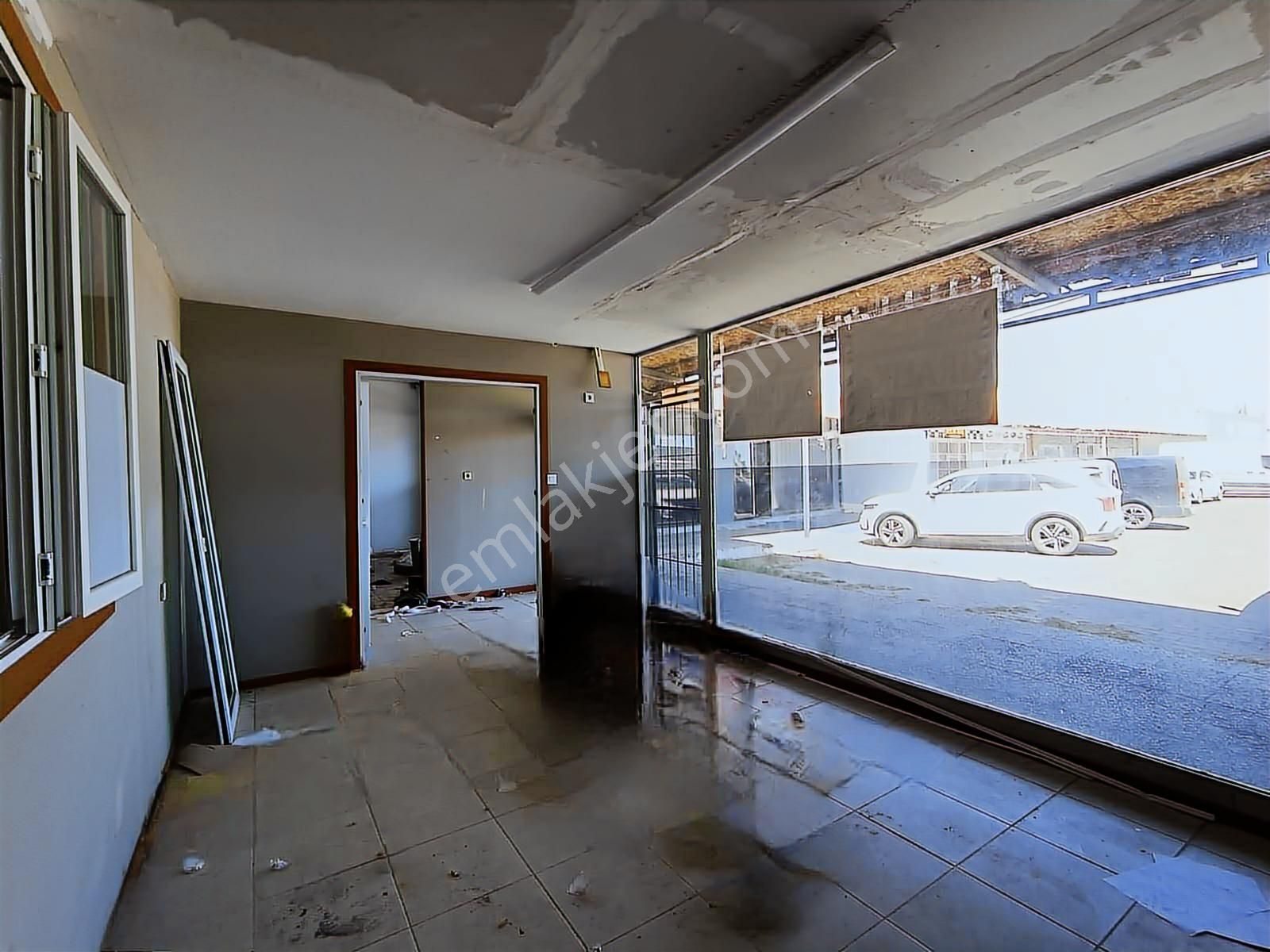 Söke Yenidoğan Ege Outlet 2'de 450 M2 Satılık Yatırımlık Mağaza - Görsel 11