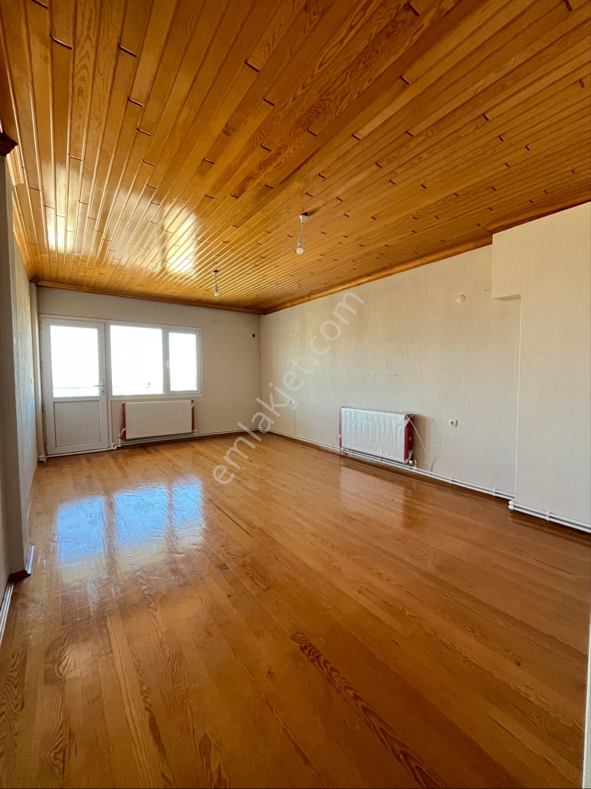 İzmir Eşrefpaşa Tınaztepe Mah 3+1 Doğalgazlı Kiralık Daire