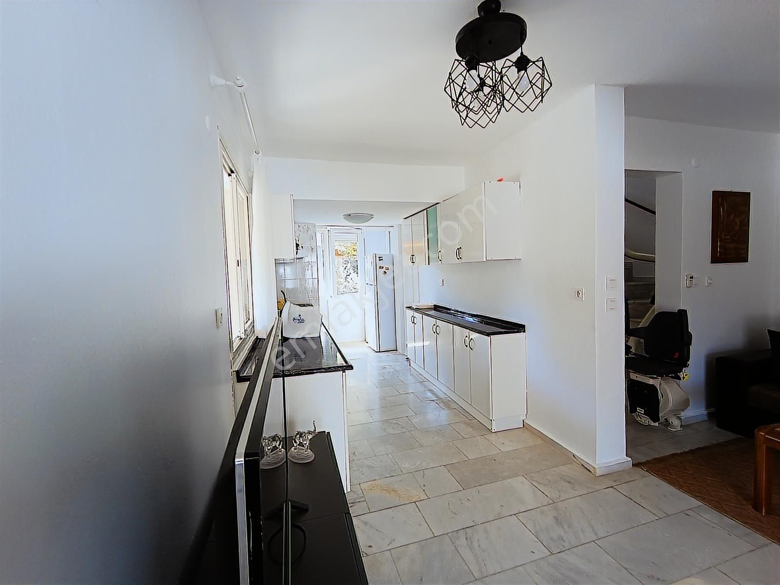 Davutlar Sahil Sit. Denize Yürüme Mesafesinde Satılık Yazlık Ev - Görsel 10