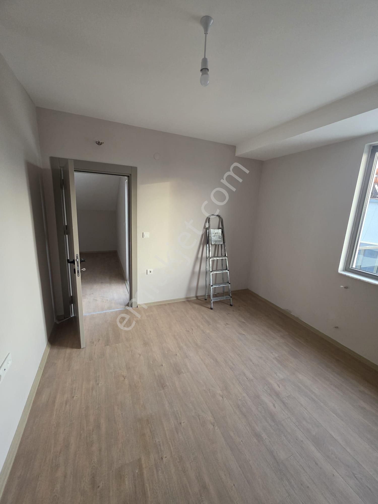 Site İçi Lüx Eşyasız Daire - Görsel 7