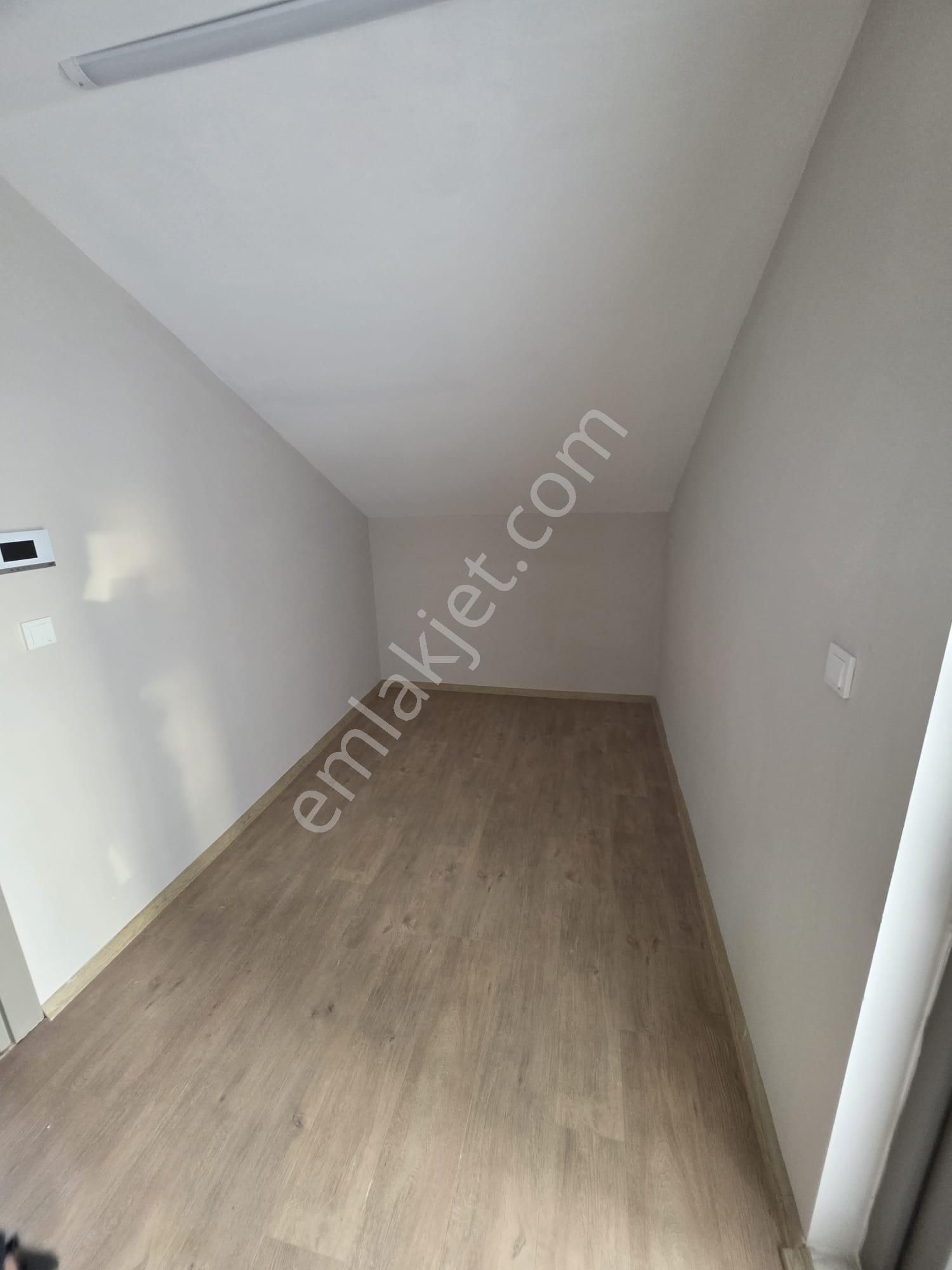 Site İçi Lüx Eşyasız Daire - Görsel 9