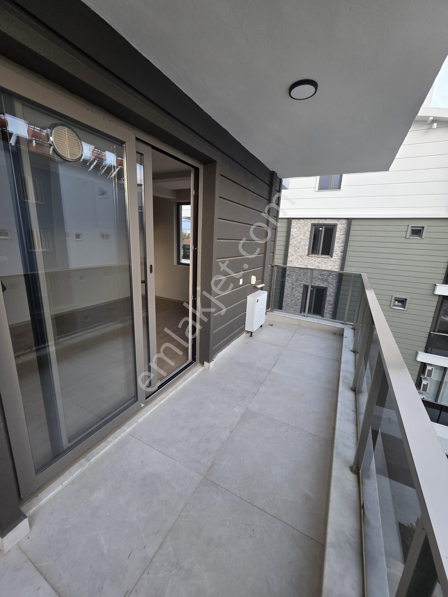 Site İçi Lüx Eşyasız Daire - Görsel 12