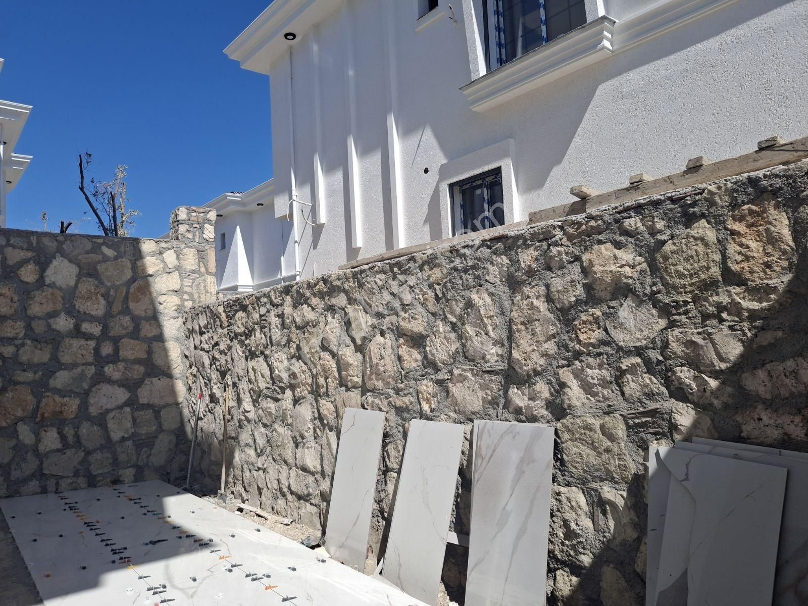 Davutlar Merkezde Yatırımlık Lux Villa - Görsel 12