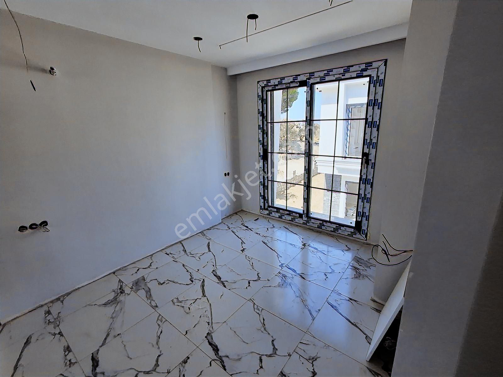 Davutlar Merkezde Yatırımlık Lux Villa - Görsel 26