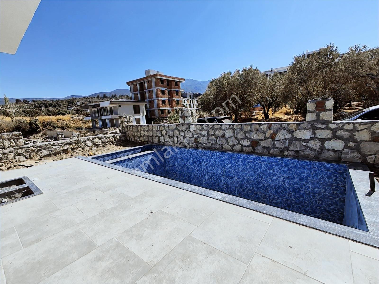 Davutlar Merkezde Yatırımlık Lux Villa - Görsel 11