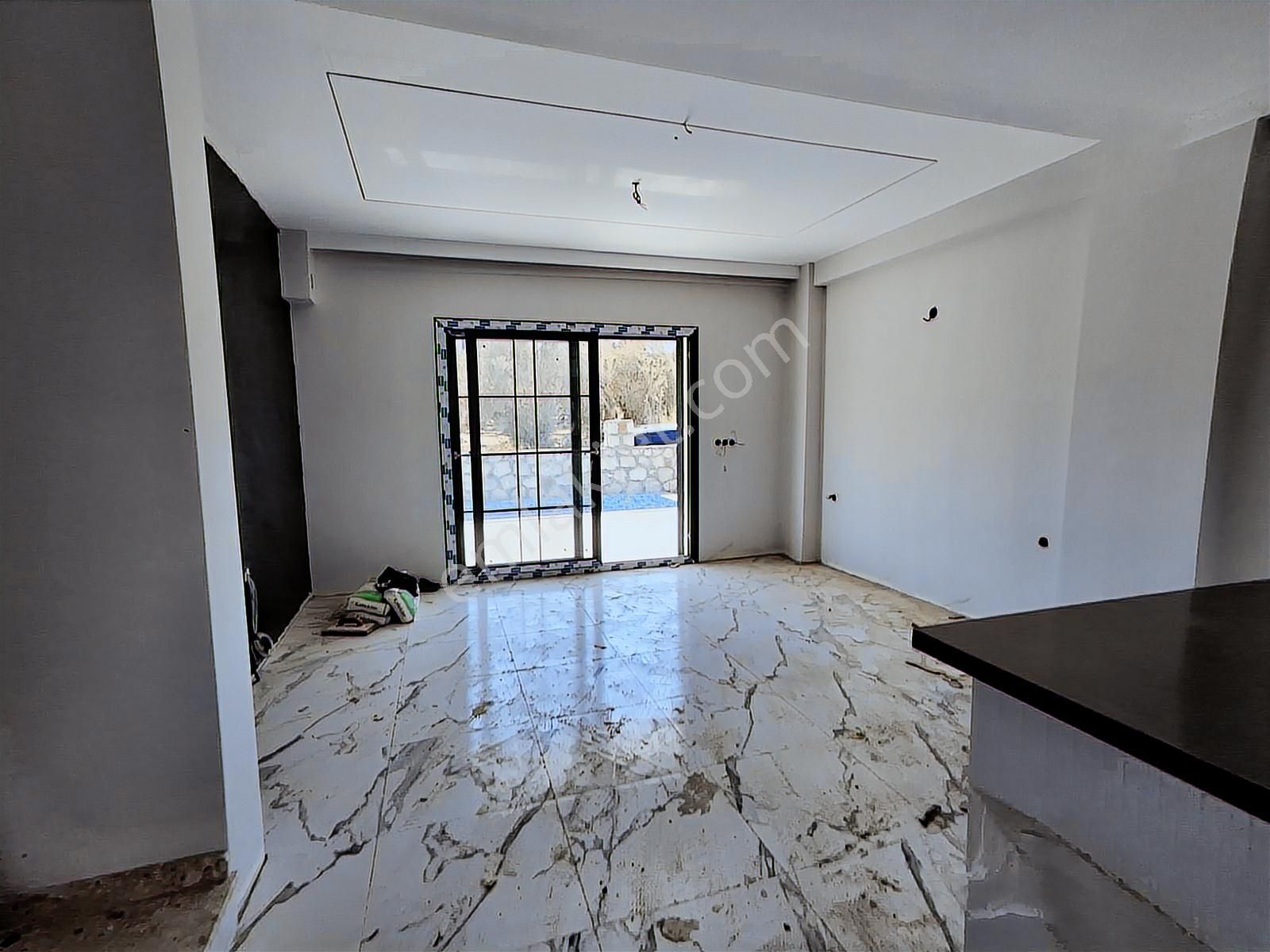 Davutlar Merkezde Yatırımlık Lux Villa - Görsel 21