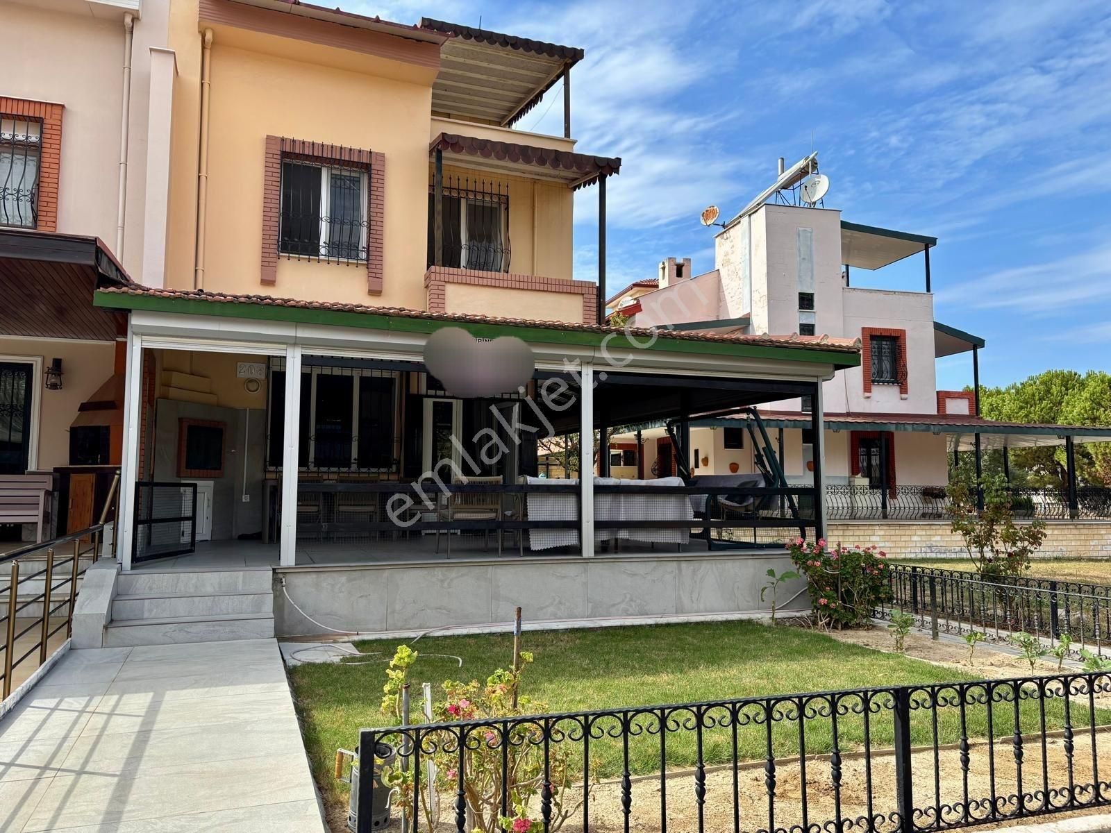 Denize Yakın Konumda Bakımlı Ferah Konumda 4+1villa - Görsel 14