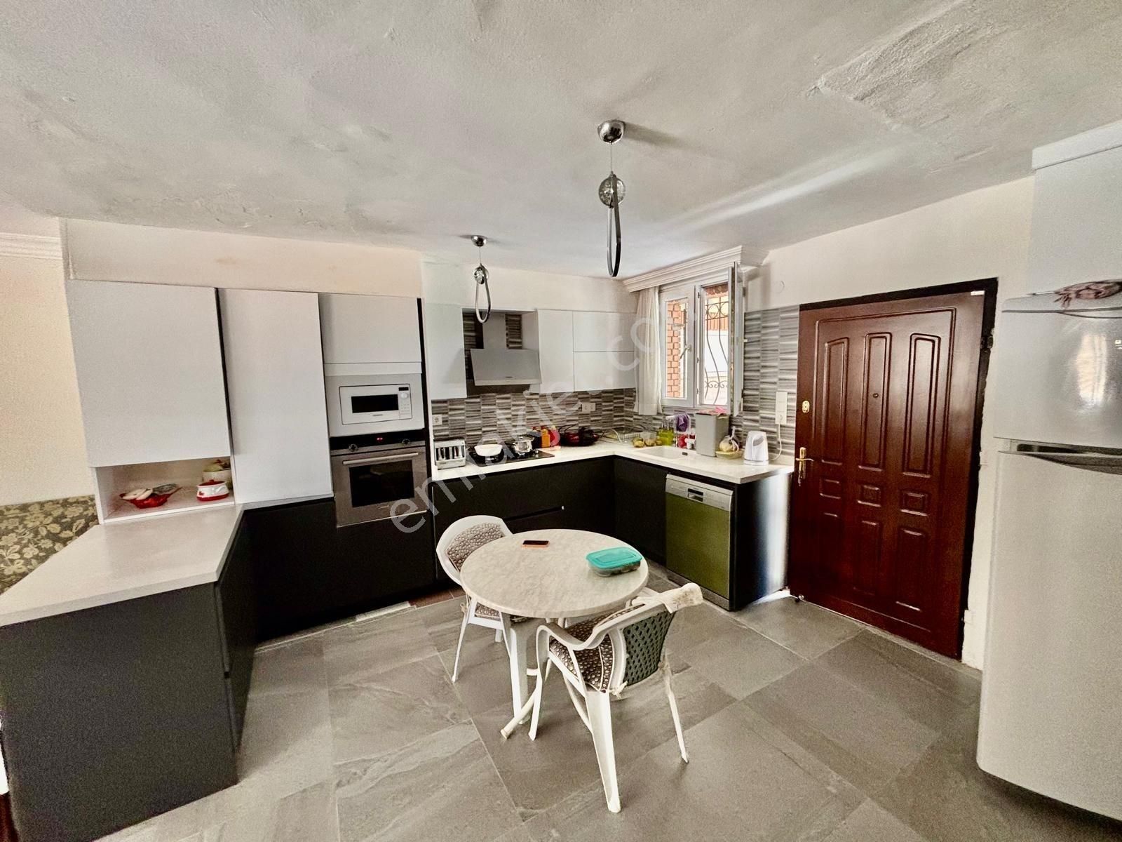 Denize Yakın Konumda Bakımlı Ferah Konumda 4+1villa - Görsel 28