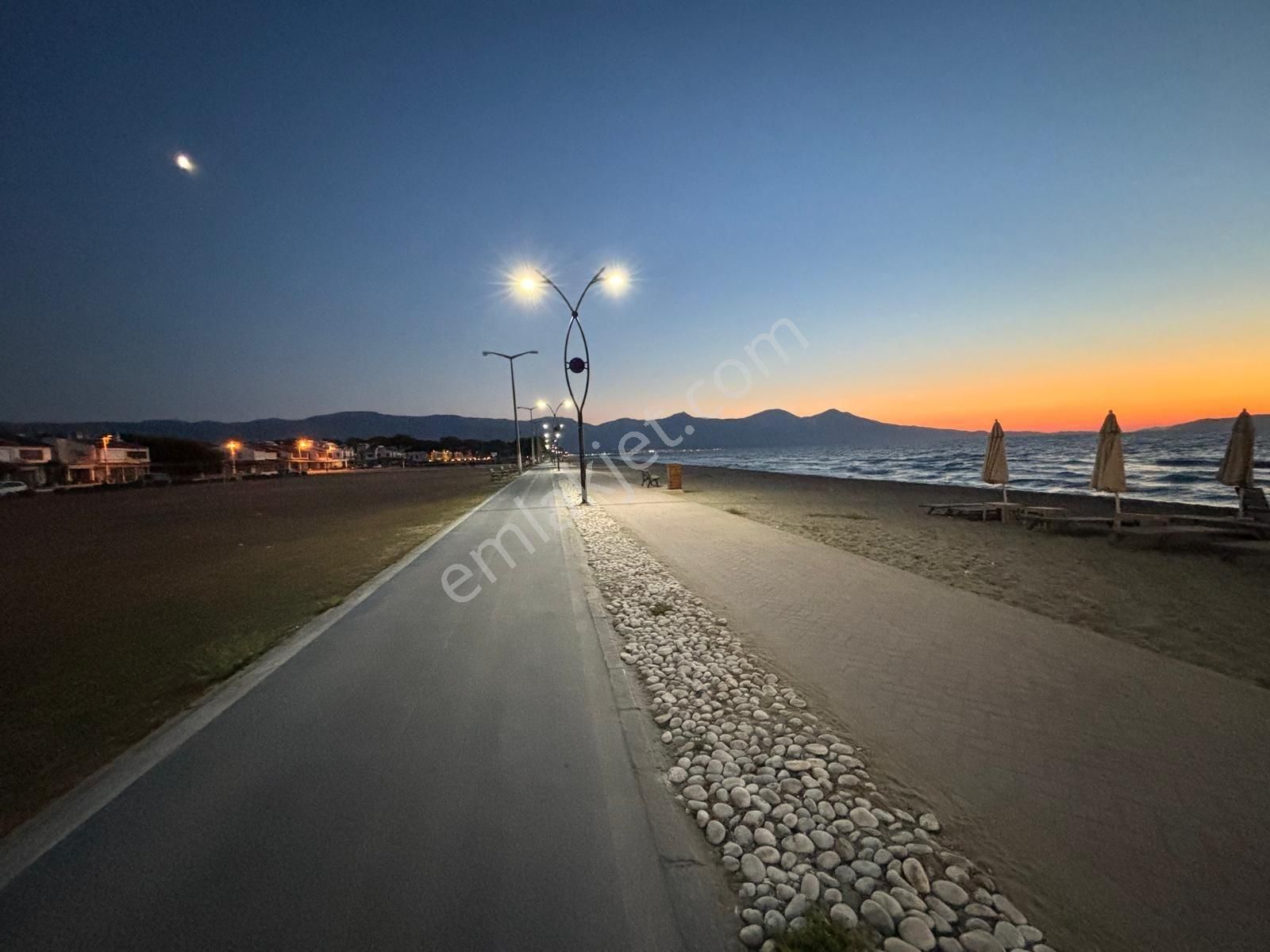 Denize Yakın Konumda Bakımlı Ferah Konumda 4+1villa - Görsel 2