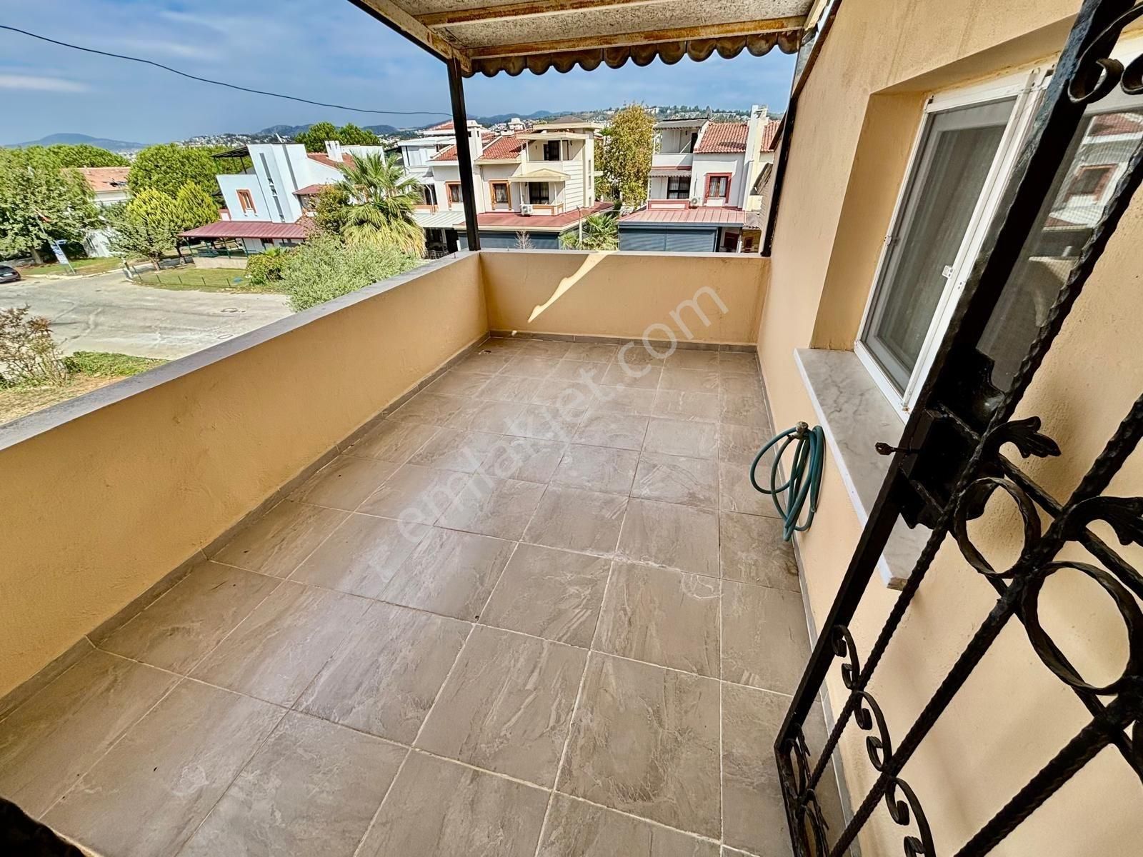 Denize Yakın Konumda Bakımlı Ferah Konumda 4+1villa - Görsel 35