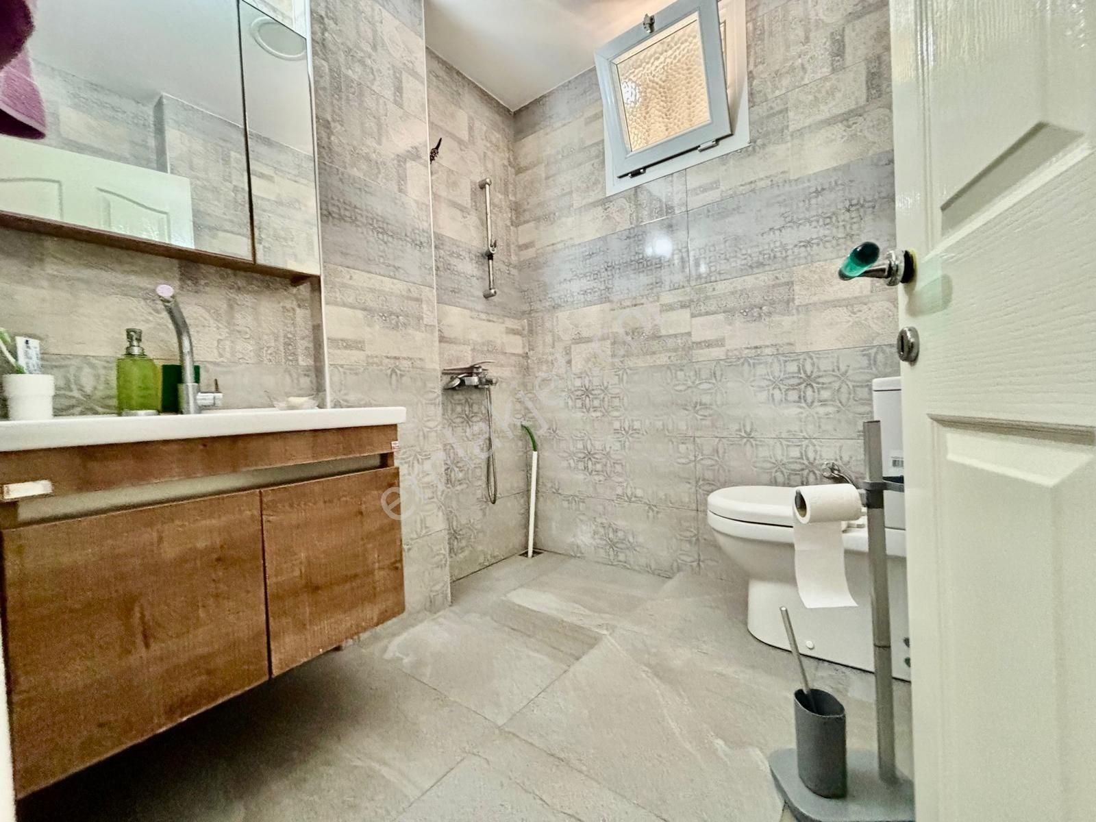 Denize Yakın Konumda Bakımlı Ferah Konumda 4+1villa - Görsel 32