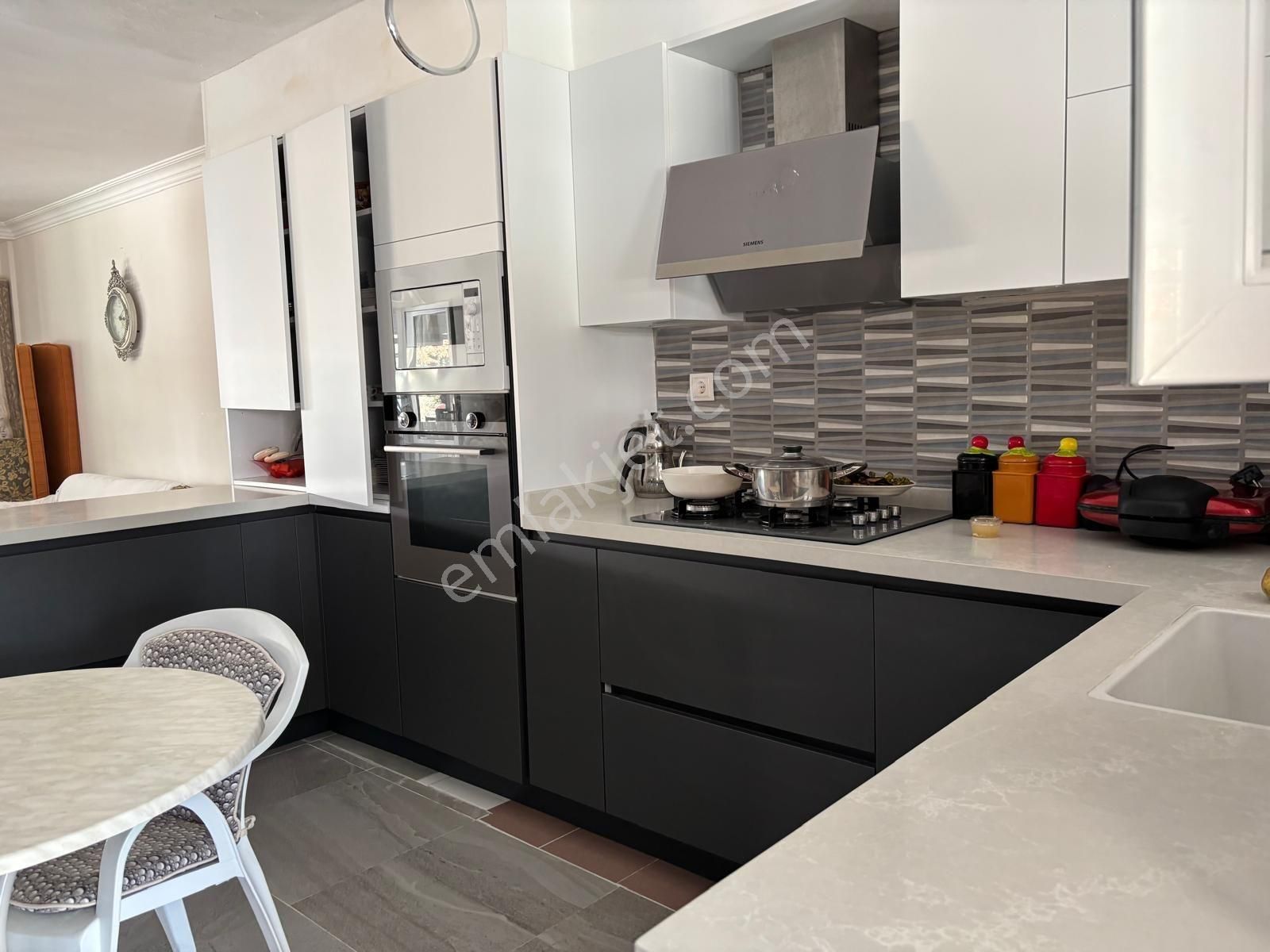 Denize Yakın Konumda Bakımlı Ferah Konumda 4+1villa - Görsel 25