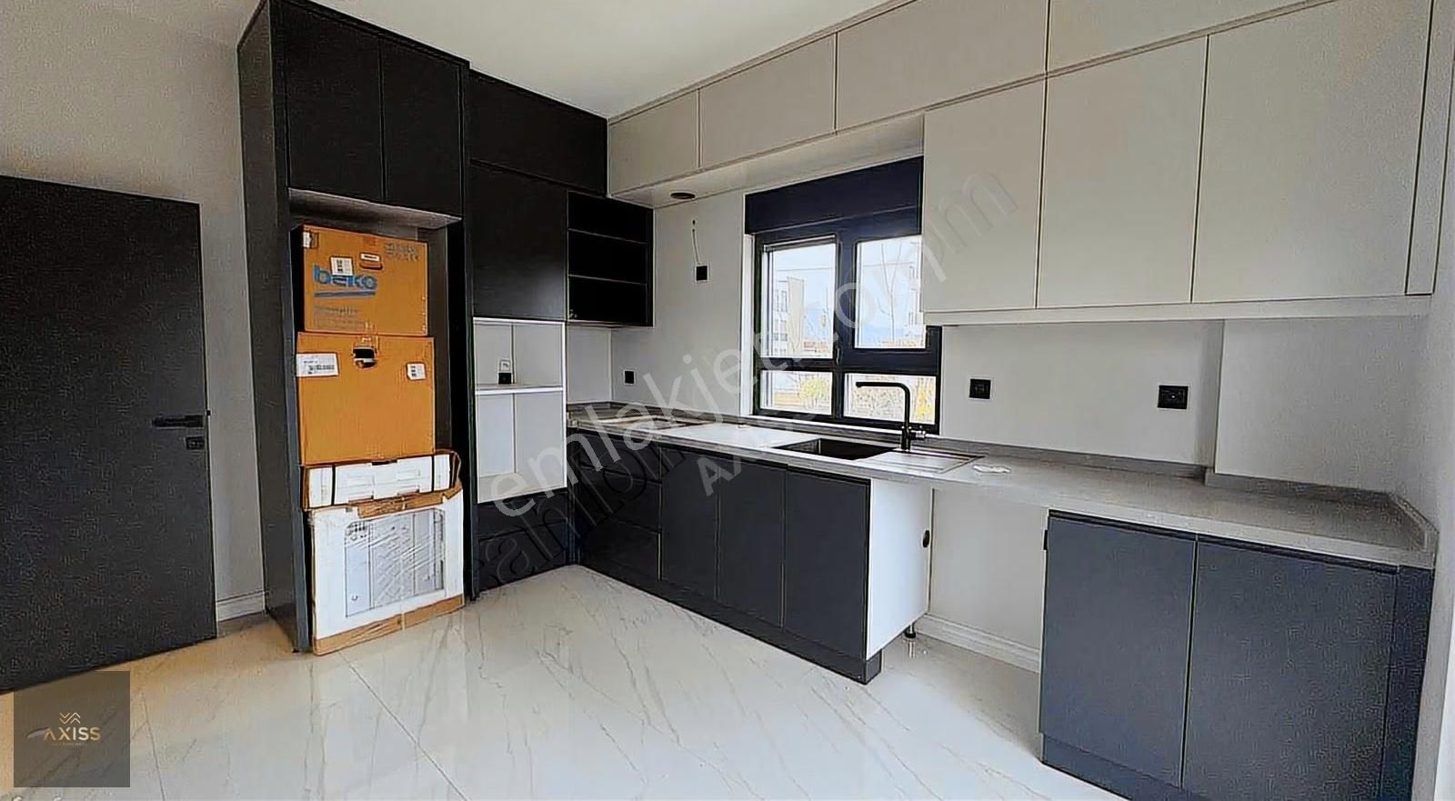 Satılık 5+1 Sıfır 3 Katlı Lüks Villa - Görsel 14