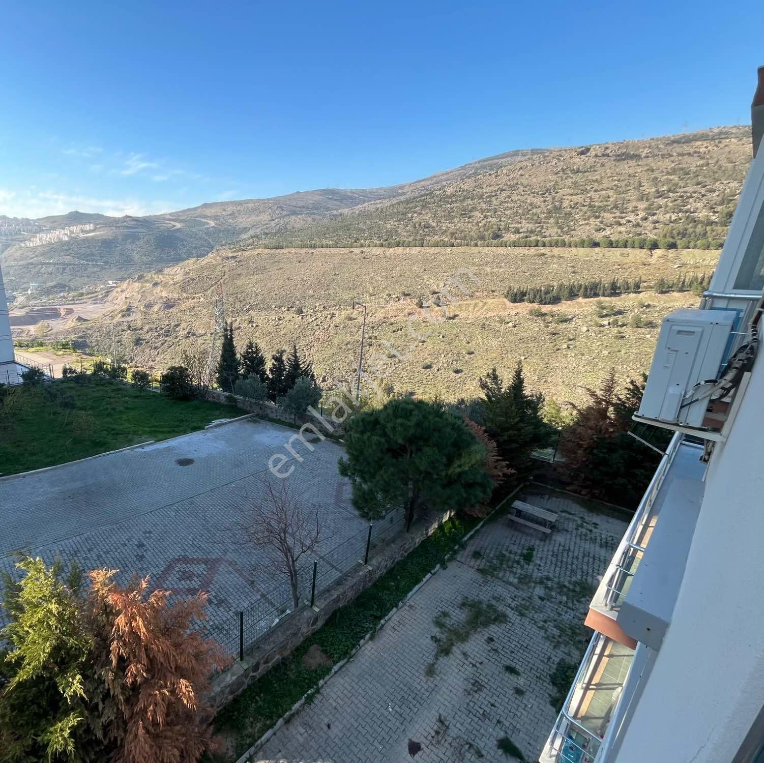 Bornova’da Site İçinde Üç Cepheşi Otoparklı Geniş Satılık Daire - Görsel 28