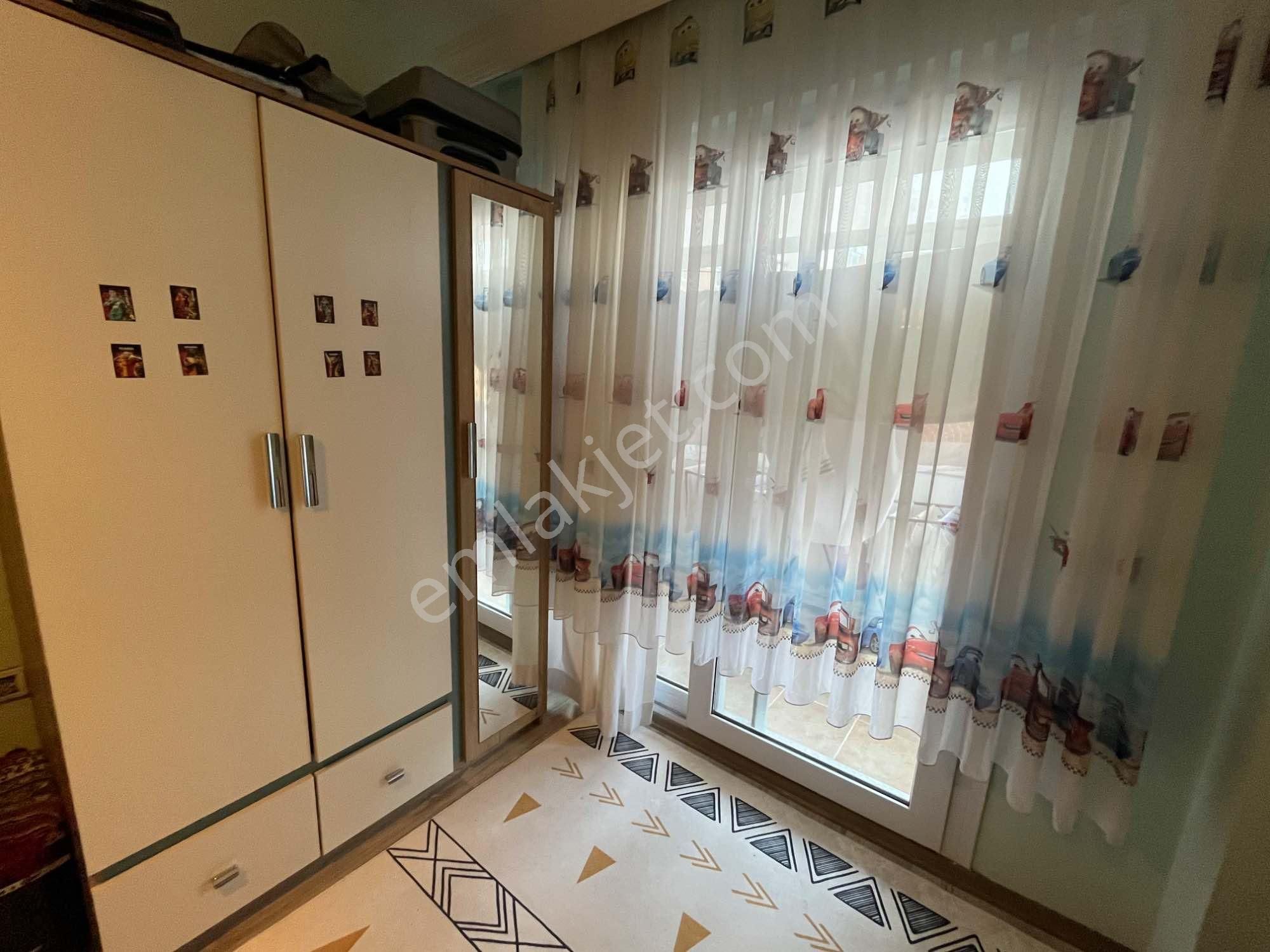 Bornova’da Site İçinde Üç Cepheşi Otoparklı Geniş Satılık Daire - Görsel 14