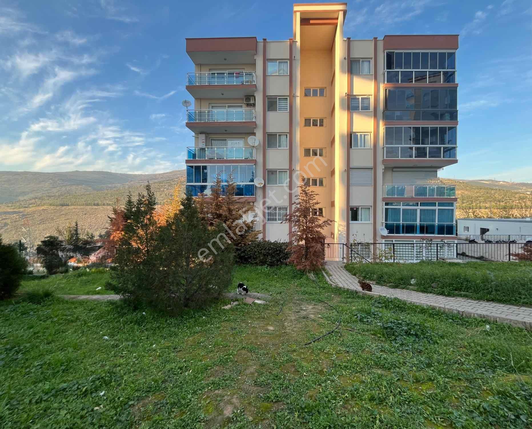 Bornova’da Site İçinde Üç Cepheşi Otoparklı Geniş Satılık Daire - Görsel 24