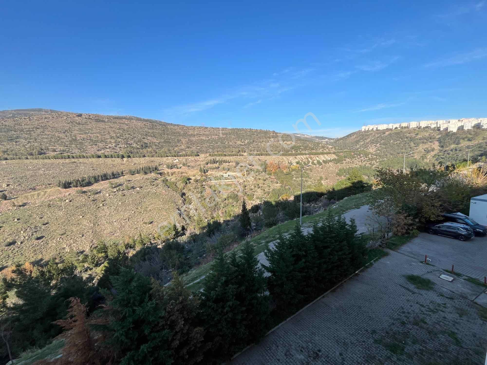 Bornova’da Site İçinde Üç Cepheşi Otoparklı Geniş Satılık Daire - Görsel 29