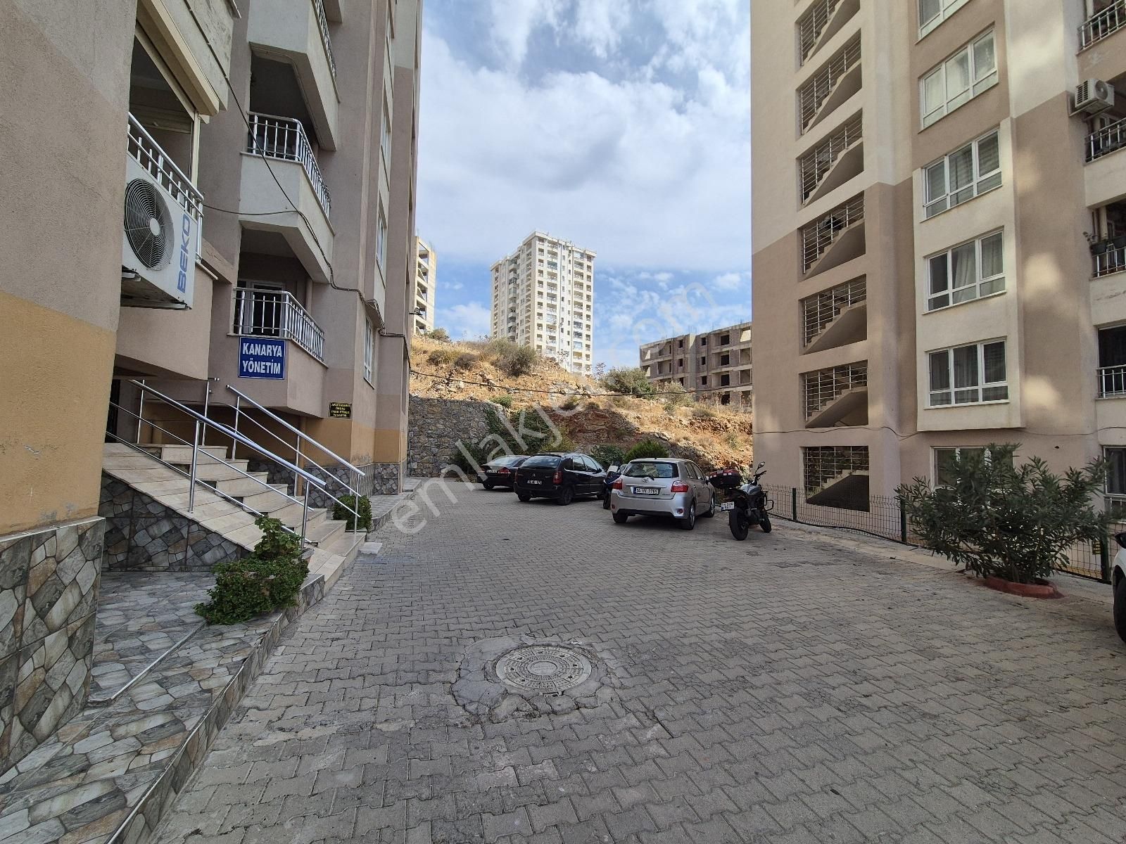 Kuşadası Avm Bölgesi Kanarya Sitesi'nde Full Deniz Manzaralı - Görsel 4